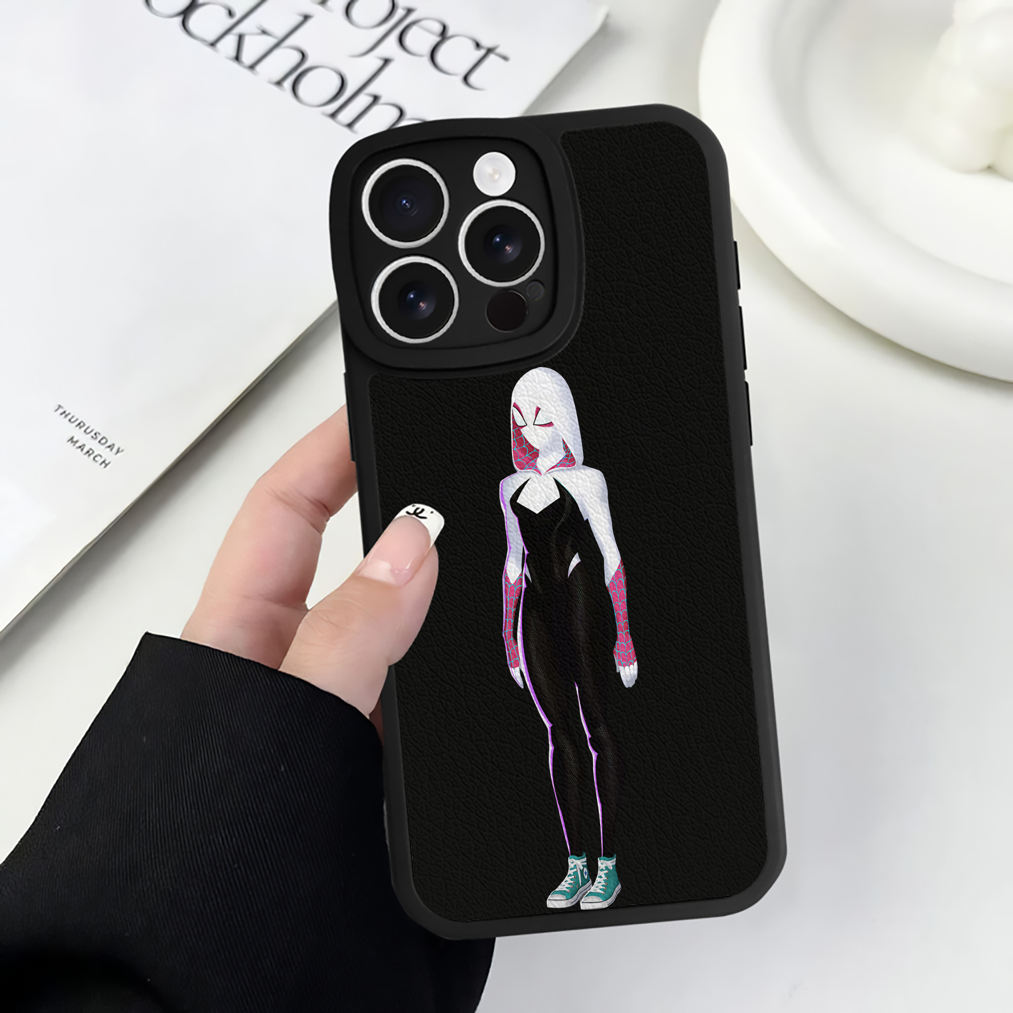 （画像用） Spider Man スパイダーマン 【iPhone 16シリーズ対応】シリコンスマホケース（レザー調） 材質：シリコン